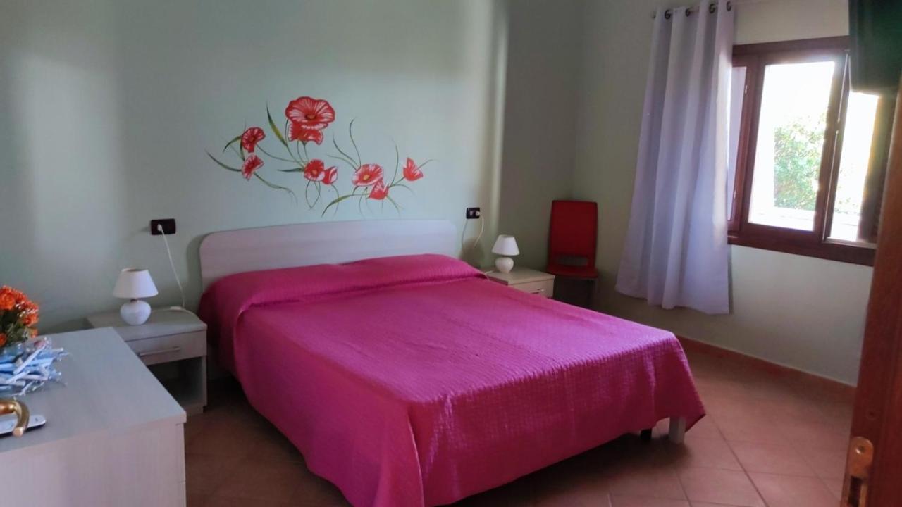 Casa L'Ulivariu Affittacamere 圣特奥多罗 外观 照片