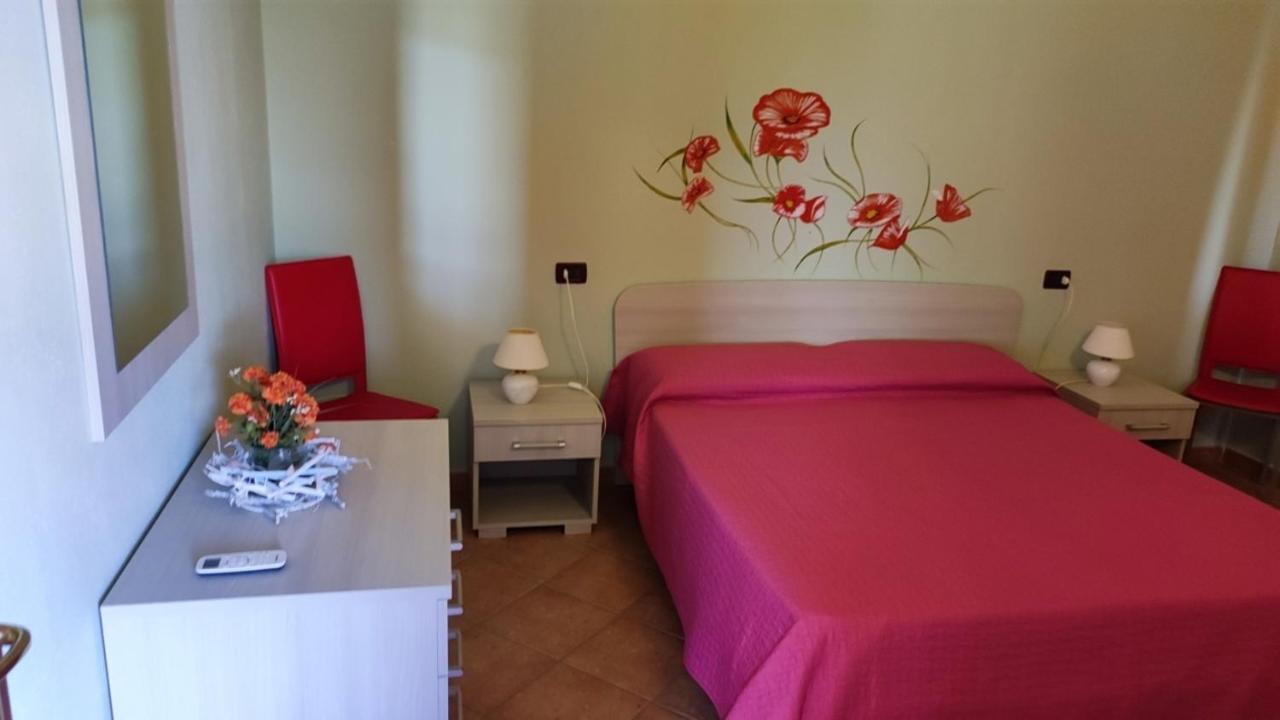 Casa L'Ulivariu Affittacamere 圣特奥多罗 外观 照片